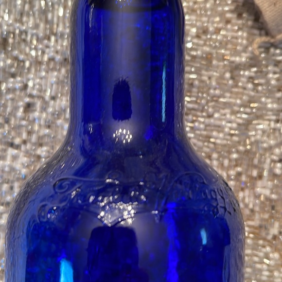 Vintage Ferolito Vultaggio & Sons Cobalt Blue Glass Bottle 20 Ounces 9" Tall - Picture 5 of 6